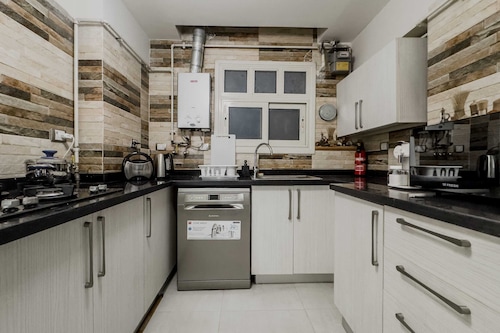 Xuru Stays I The 3bdr Avant-garde Residence 5 min to Airport