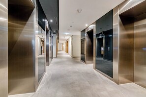 Hallway - Knokey Studio One Marina (Dubai)