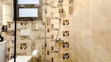 基本公寓 (Ample & Artistic) | 浴室 | 風筒、提供毛巾、番梘、洗頭水