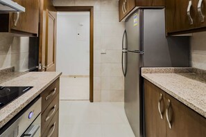 Refrigerador, microondas, horno, placa de cocina