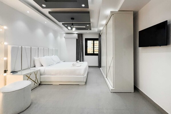 Basic Apartment | 3 bedrooms, iron/ironing board, bed sheets