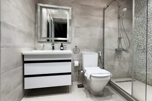 Departamento básico | Baño | Amenidades de baño ecológicas, secadora de cabello, toallas, jabón 