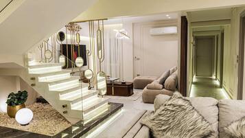 Basic Apartment | Living area | TV