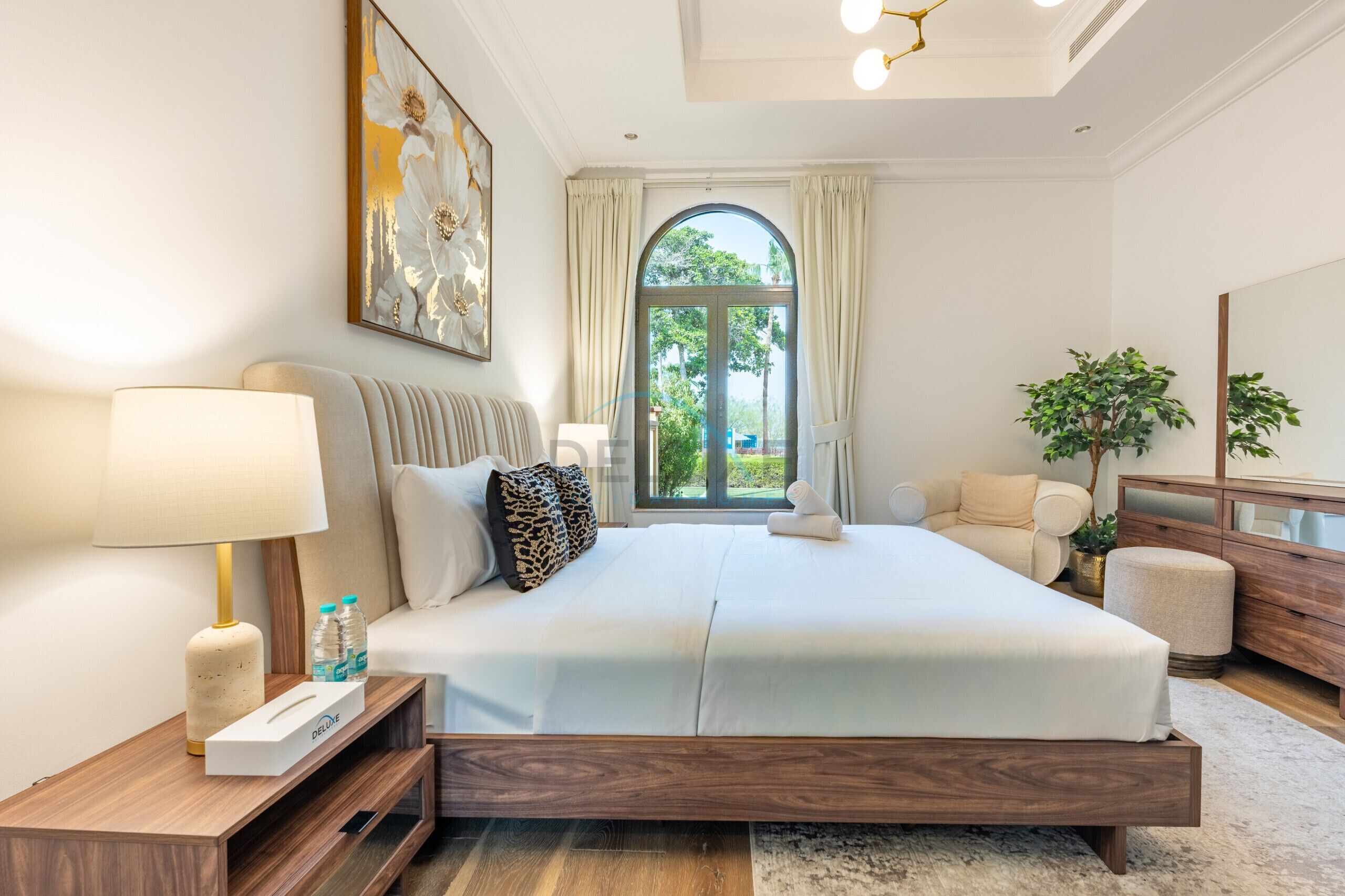 5 bedrooms, in-room safe, iron/ironing board, free WiFi