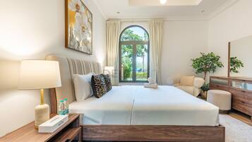 5 bedrooms, in-room safe, iron/ironing board, free WiFi