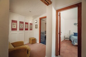 3 bedrooms, iron/ironing board, free WiFi, bed sheets - Villa due Mari - direct sea access and magnificent sea view (Torre Delle Stelle (Maracalagonis))