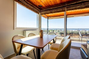 Casa | 5 habitaciones, escritorio y internet 