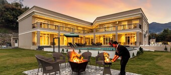 Luxurious forest view quaint resort 10 bedrooms in charming Rishikesh