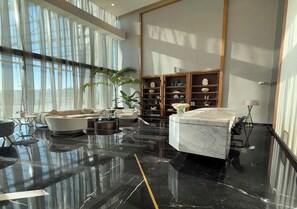 Sala de estar en el lobby