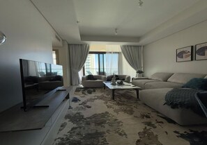 Front of property - Aykon City Stylish 2 BHK Beach Bay View (Dubai)