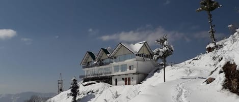 Fachada da propriedade