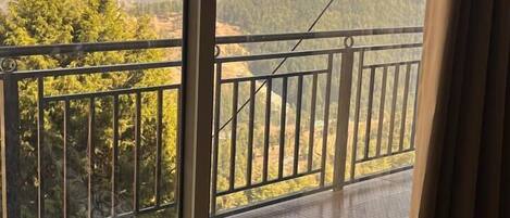 Deluxe Double Room, Valley View | Free WiFi