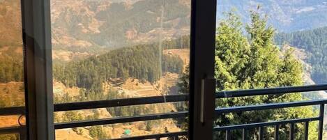 Deluxe Double Room, Valley View | Free WiFi