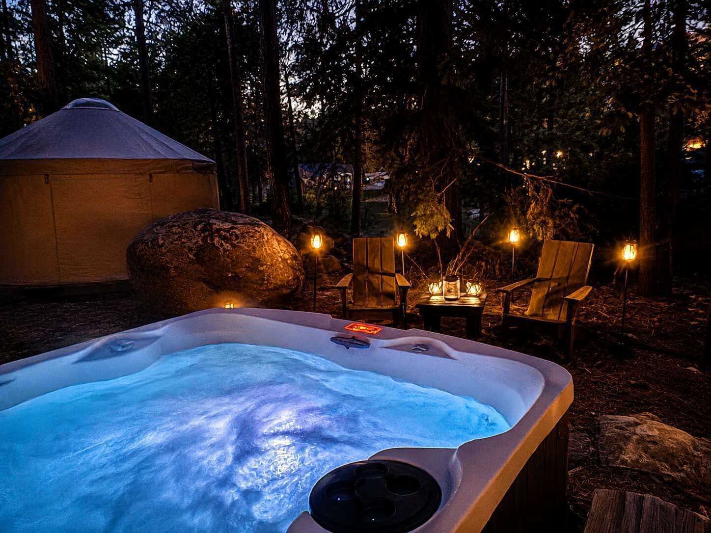 Outdoor spa tub