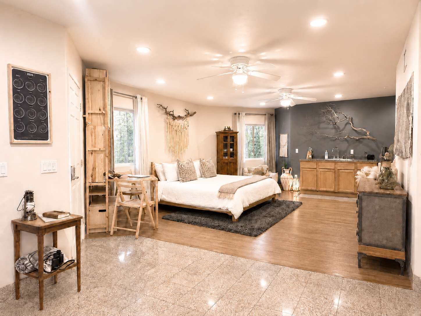 3 bedrooms, iron/ironing board, WiFi, bed sheets