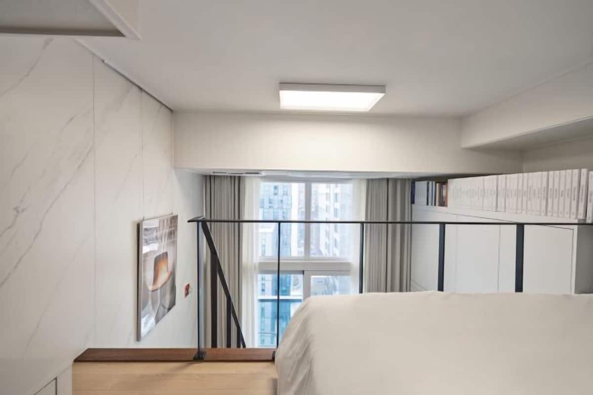 Cortinas blackout, quartos à prova de som, ferros/tábuas de passar roupa