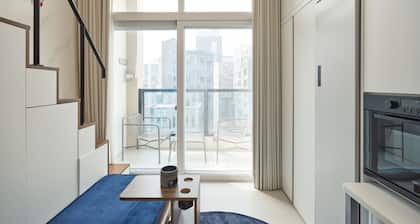 UH FLAT SIGNATURE GANGNAM