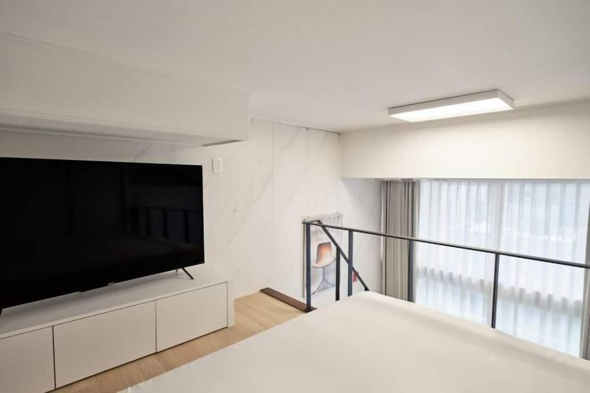 Cortinas blackout, quartos à prova de som, ferros/tábuas de passar roupa