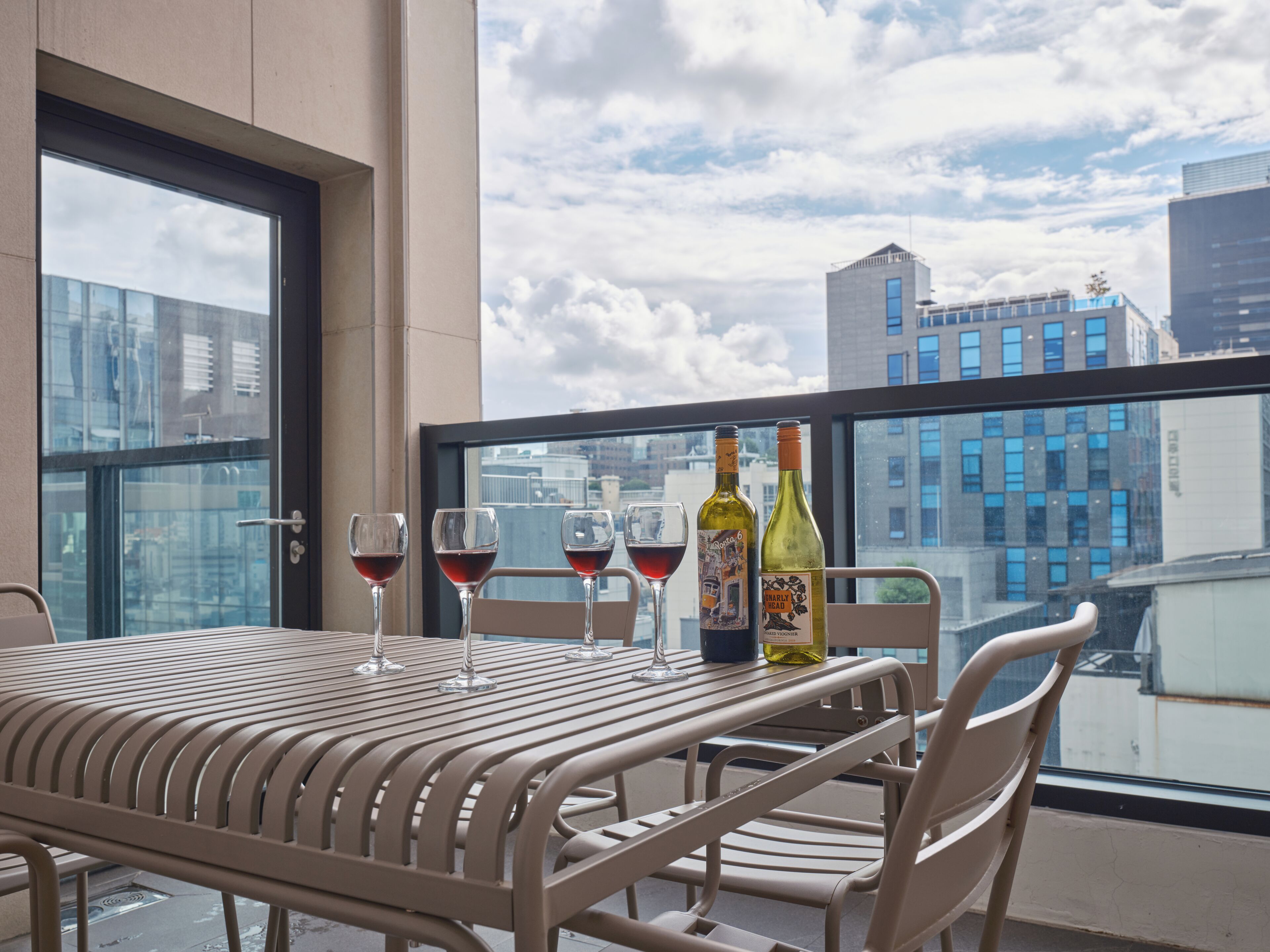 Contemporary Suite | Terrace/patio