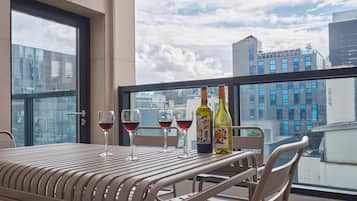 Contemporary Suite | Terrace/patio