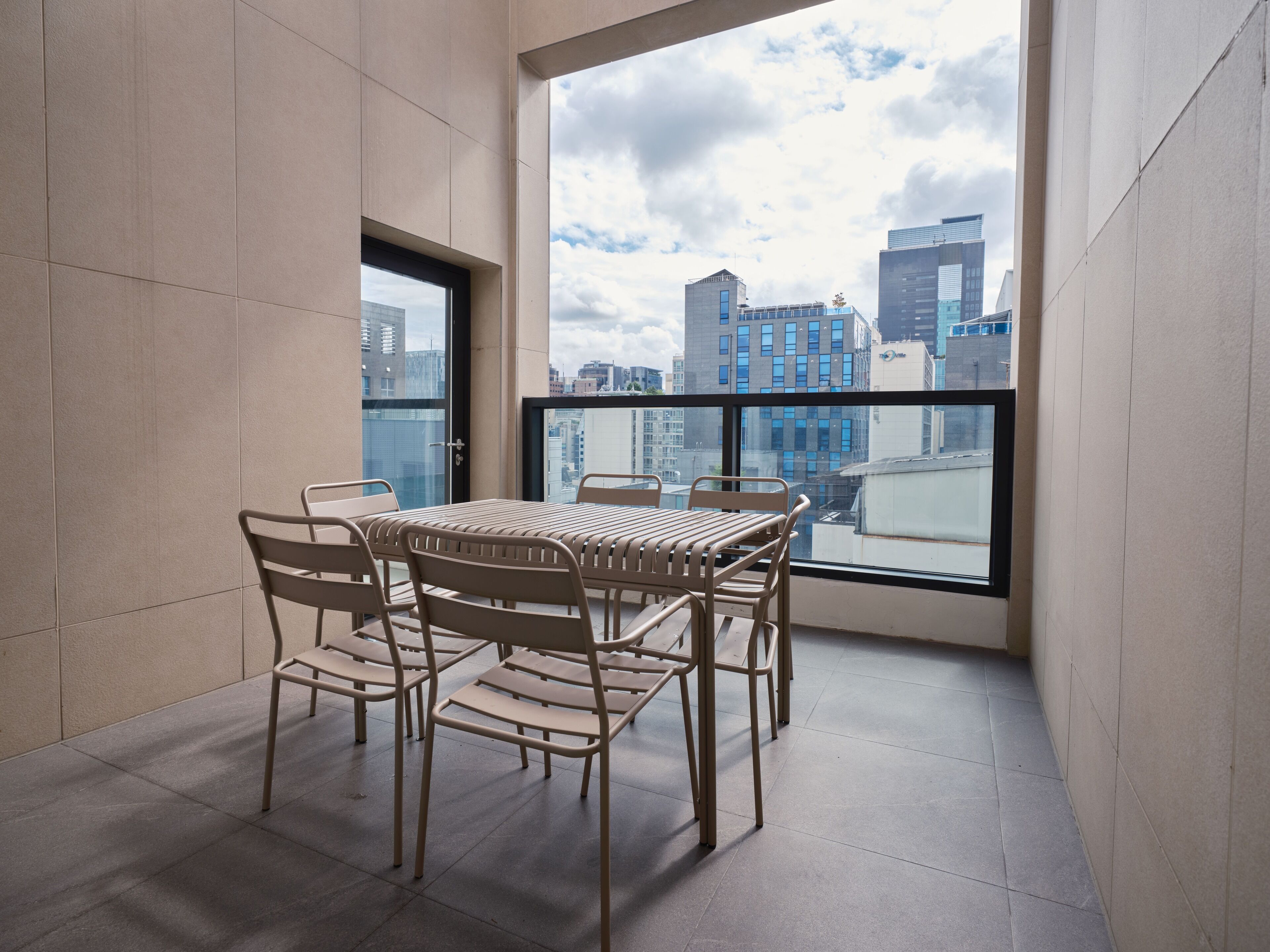 Foto - UH FLAT Signature GANGNAM