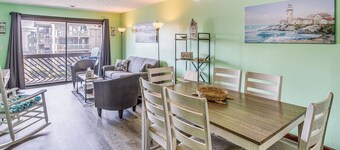 Walk to Ocean: Condo w/ 3 Pools in Myrtle Beach