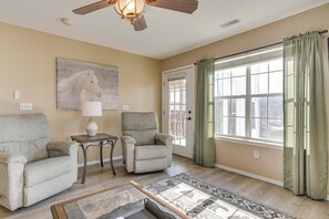 Apartment (2 Bedrooms) | Interior - On Thousand Hills Golf Course: Condo w/ Sunroom (Branson)