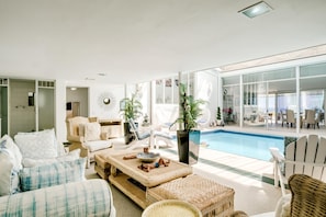 House | 3 bedrooms, desk, Internet