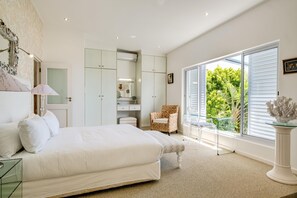 House | 3 bedrooms, desk, Internet - 3bed With Indoor Pool and Sea Views The Sanctuary (Cape Town)