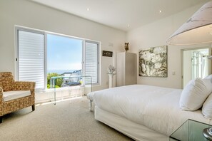 Hus | 3 sovrum, skrivbord och internet