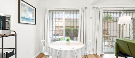 Apartment | 2 bedrooms, Internet