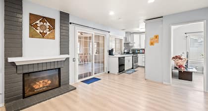Spacious Family Retreat w Garden Modern Comfort