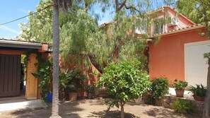 Property grounds - PRETTY HOUSE WITH GARDEN CLOSE TO BEACHES AND AMENITIES (Porto-Vecchio)