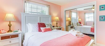 4 Mi to Beaches: Vibrant Stuart Villa w/ Patio!
