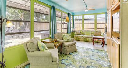 4 Mi to Beaches: Vibrant Stuart Villa w/ Patio!