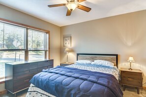 House (3 Bedrooms) | Interior - Serene Lake Views: Winter Haven Home (Winter Haven)