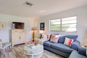 Apartment (2 Bedrooms) | Front of property