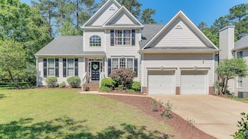 House (4 Bedrooms) | Front of property