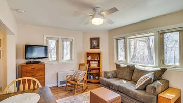 Apartment (0 Bedroom) | Interior