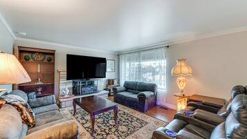 House (2 Bedrooms) | Front of property