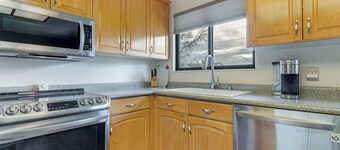 Bring a Pet: West Valley City House w/ Grill