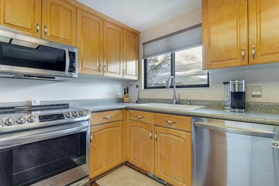 Bring a Pet: West Valley City House w/ Grill