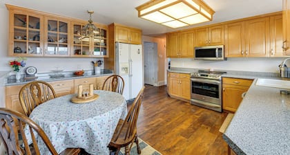 Bring a Pet: West Valley City House w/ Grill