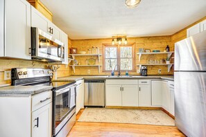 House (2 Bedrooms) | Interior