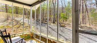 3 Mi to Hanging Rock State Park: Outdoor Haven!