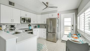 House (2 Bedrooms) | Interior