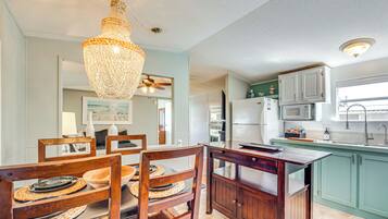 House (2 Bedrooms) | Interior