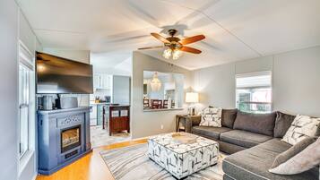 House (2 Bedrooms) | Interior