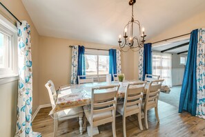 House (3 Bedrooms) | Interior