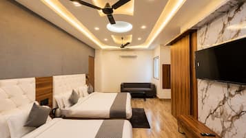 Habitación familiar | Caja fuerte, tabla de planchar con plancha, wifi gratis y ropa de cama